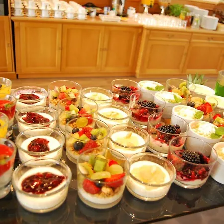فندق Wloski Italia Boutique Old Town 3*